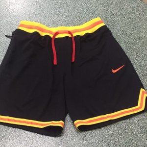 Nike Men's Basketball Shorts size XL